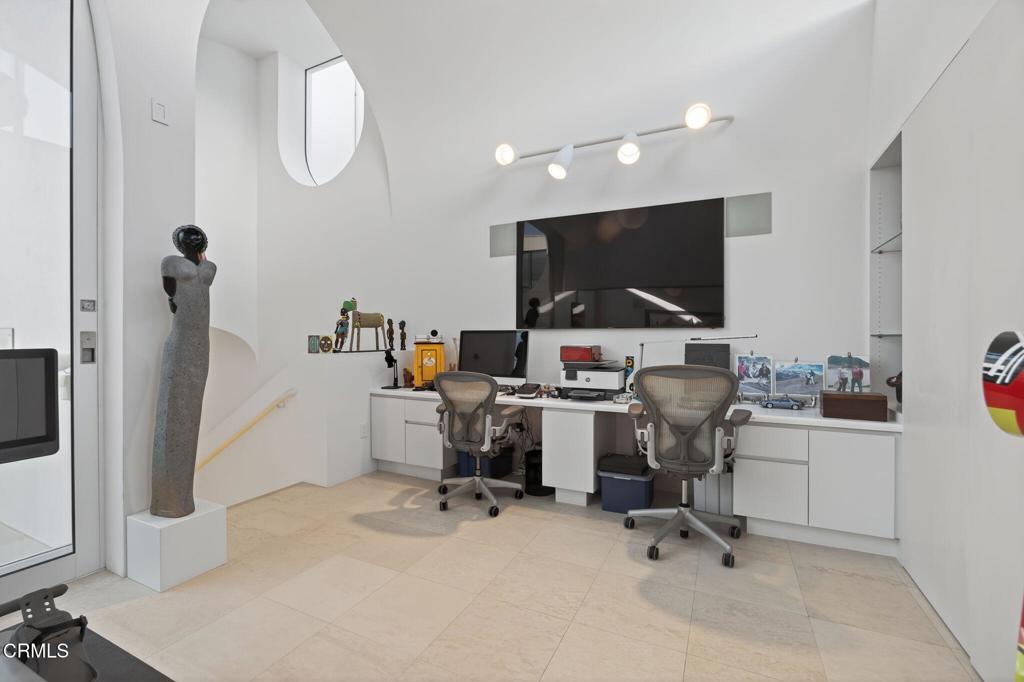 1211 Capri Way