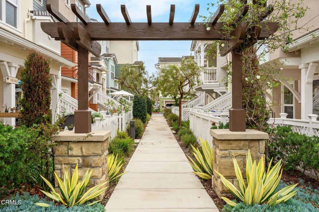 3729 Islander Walk