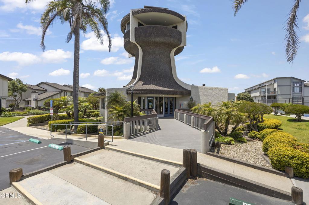 3027 Harbor Boulevard