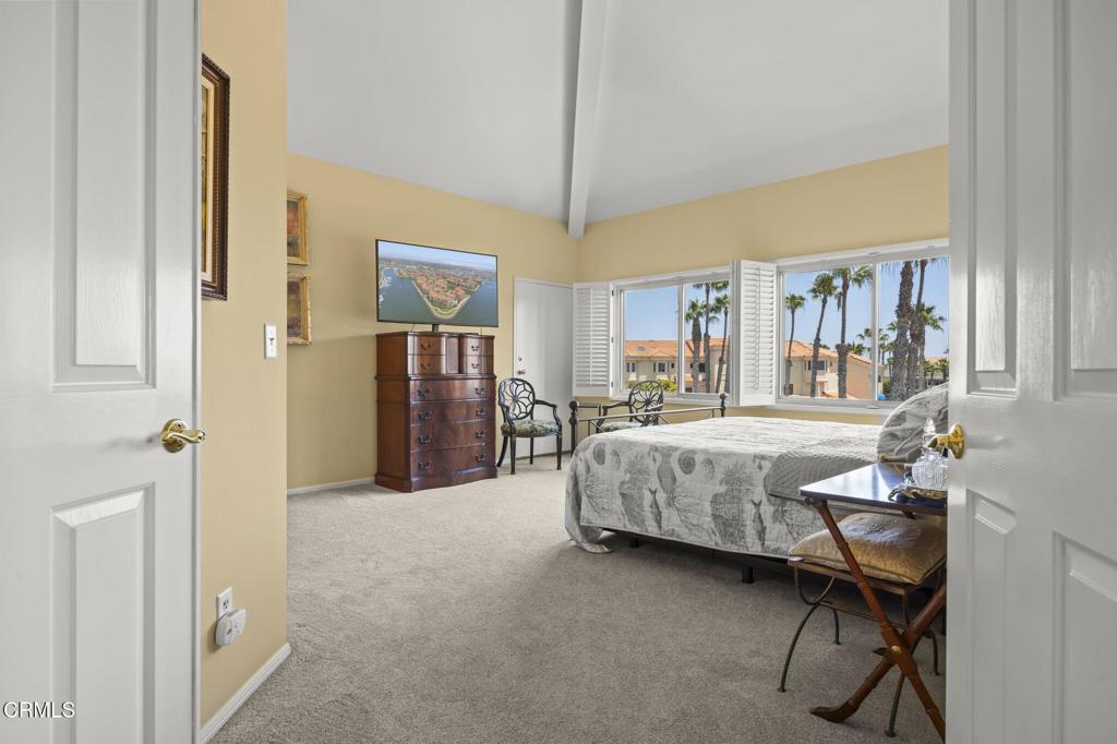 1737 Emerald Isle Way