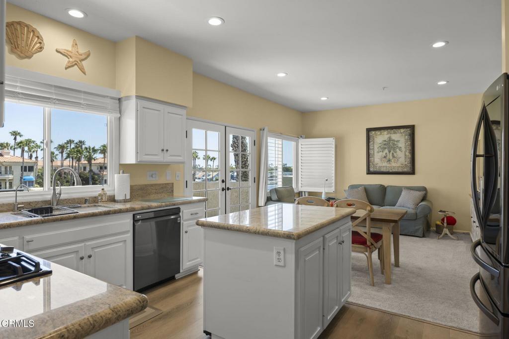 1737 Emerald Isle Way