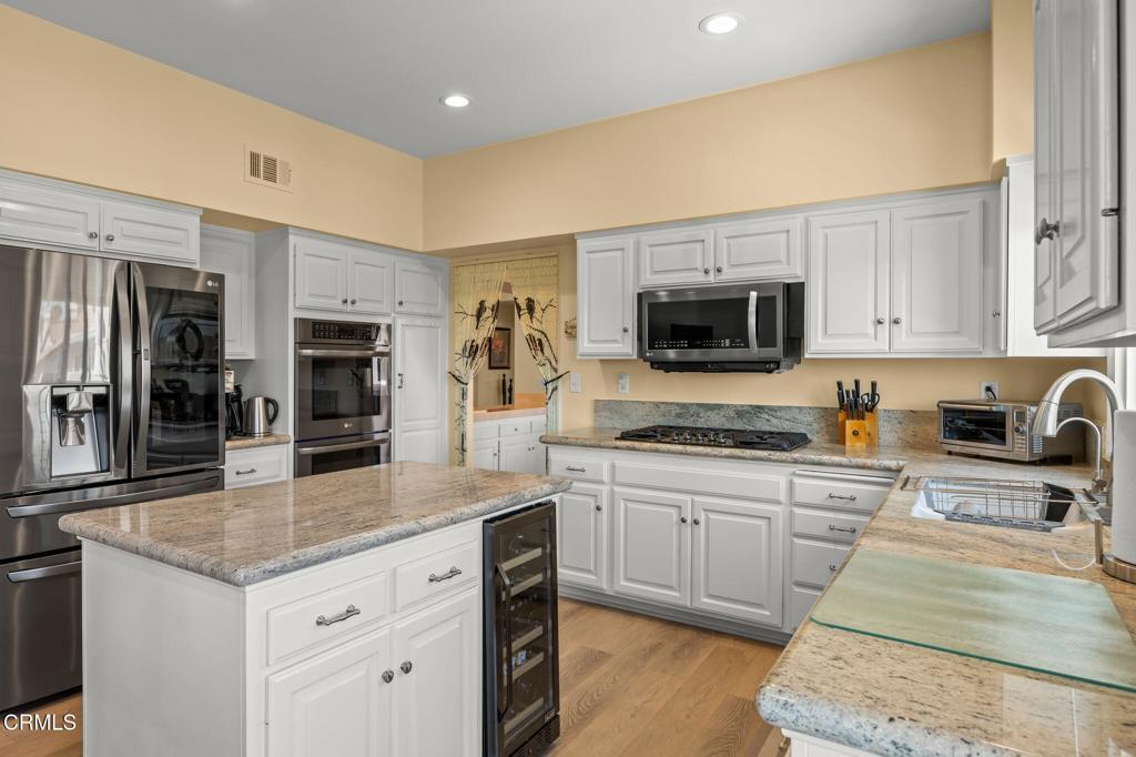 1737 Emerald Isle Way