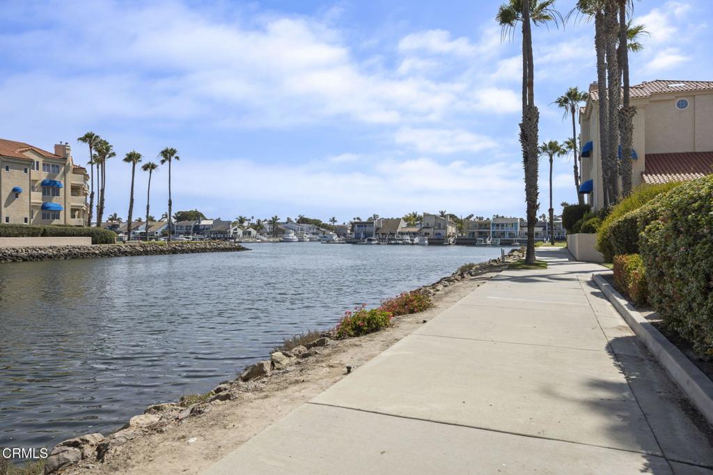 1737 Emerald Isle Way