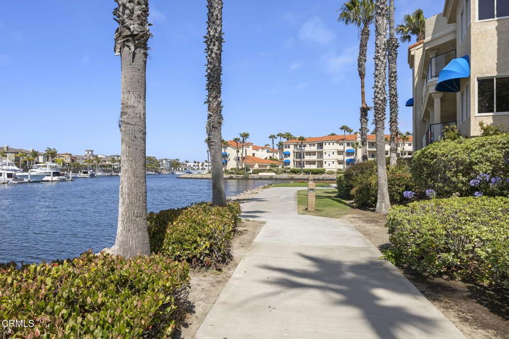1737 Emerald Isle Way