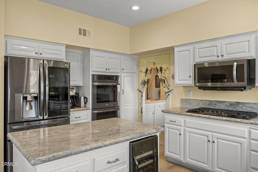 1737 Emerald Isle Way