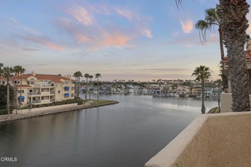 1737 Emerald Isle Way