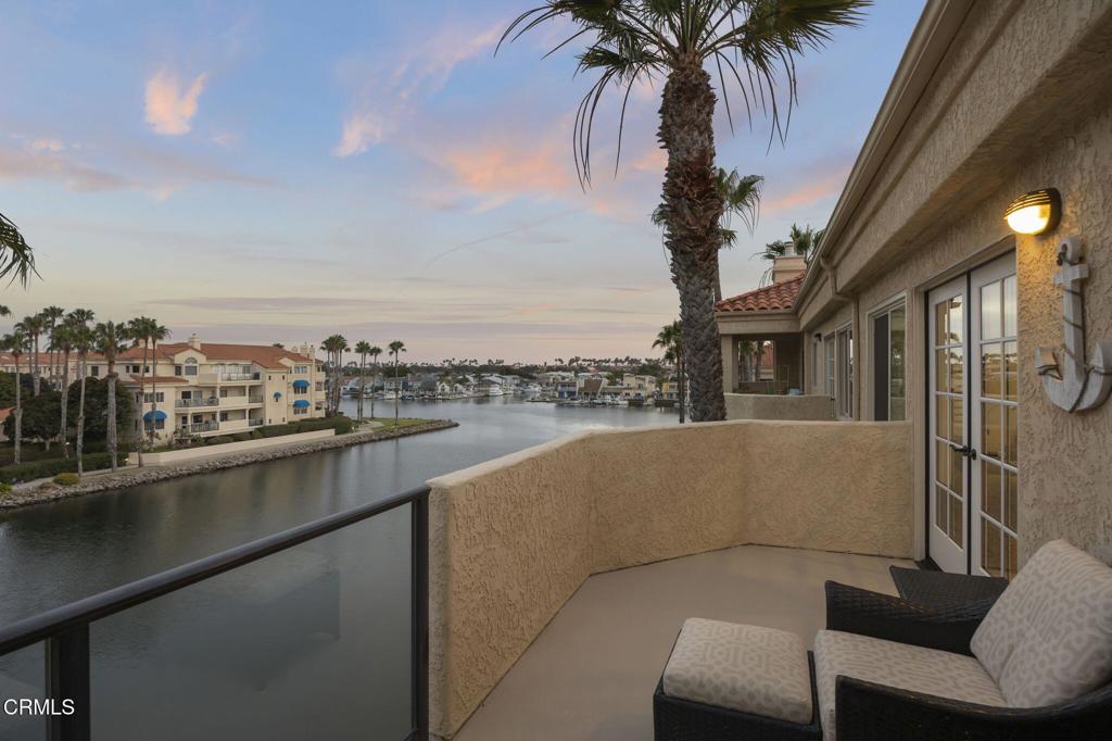 1737 Emerald Isle Way