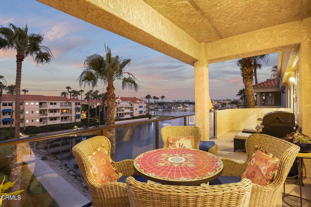 1737 Emerald Isle Way
