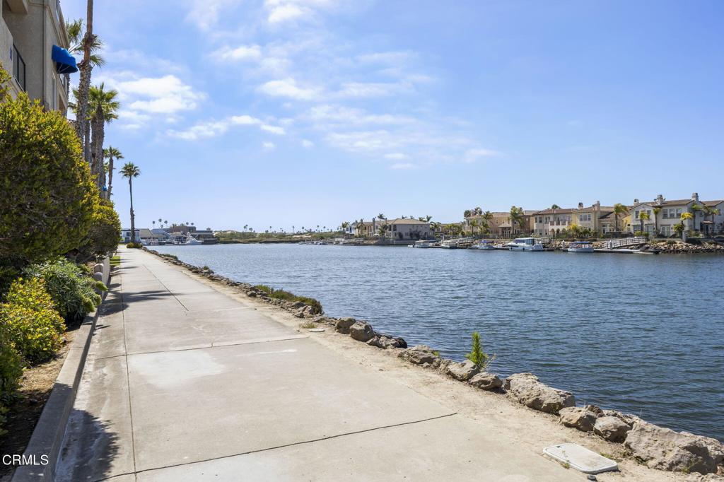 1737 Emerald Isle Way