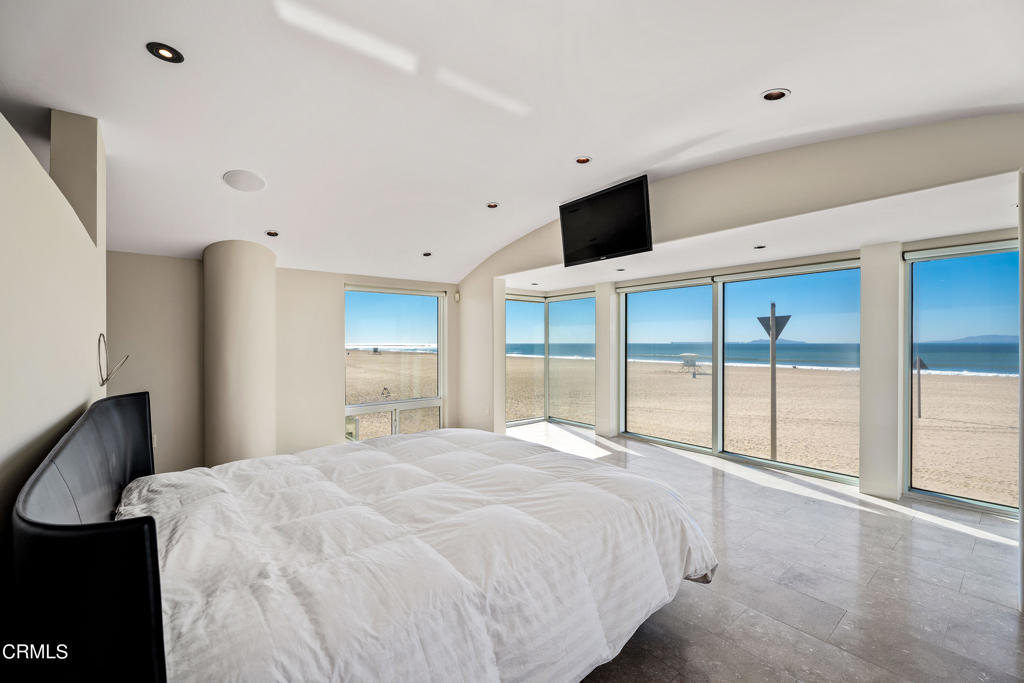 4015 Ocean Drive