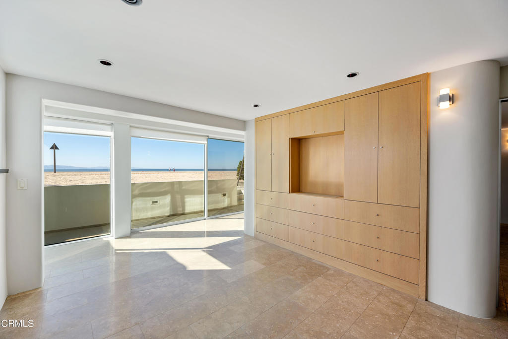 4015 Ocean Drive