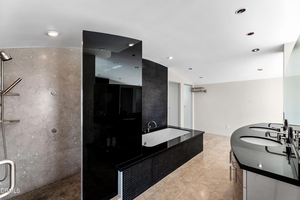 4015 Ocean Drive