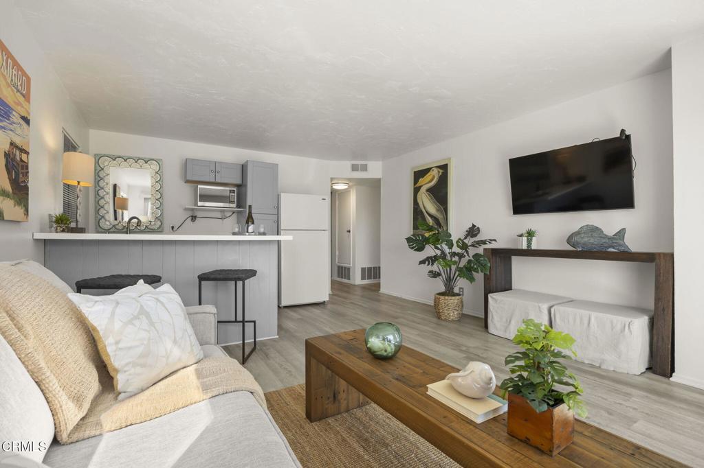261 Hollywood Boulevard