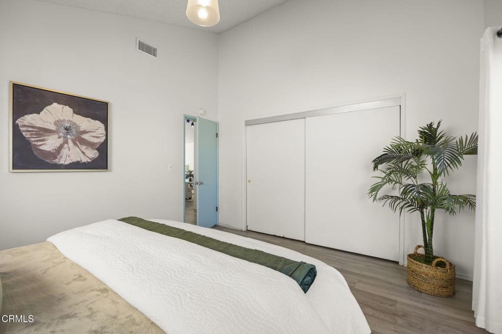 261 Hollywood Boulevard