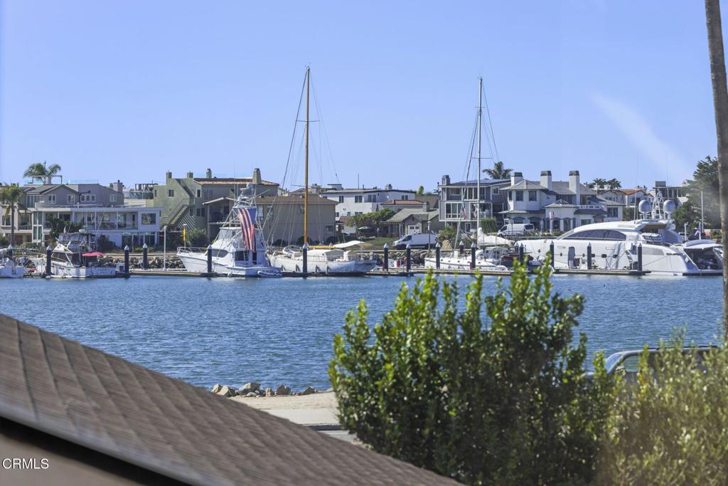 2916 Lakeshore Court