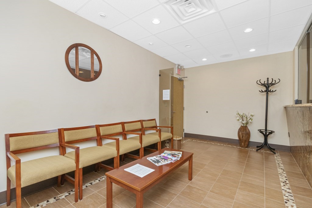 851 Main St # 10