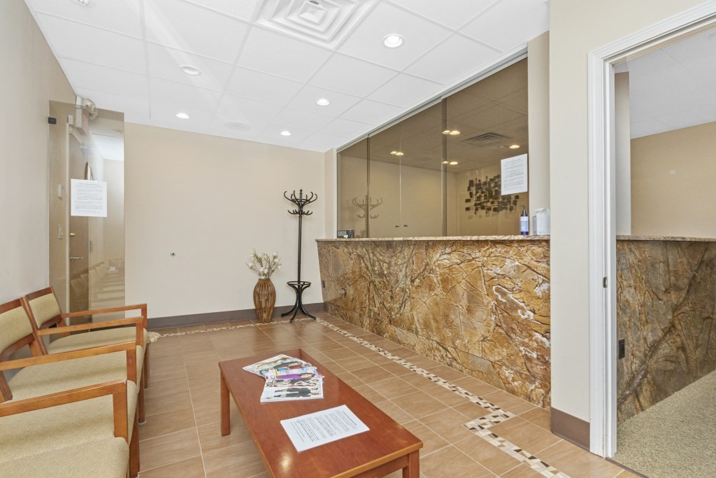 851 Main St # 10