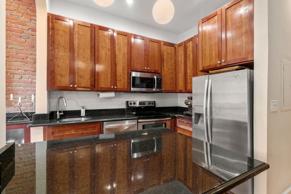 529 Columbus Ave # 11