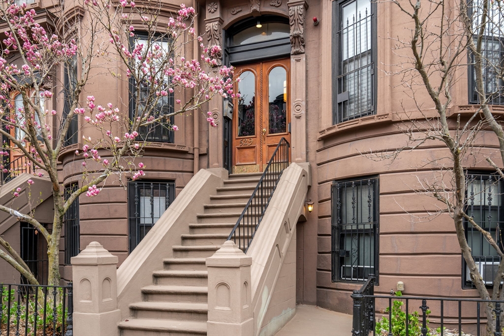 529 Columbus Ave # 11