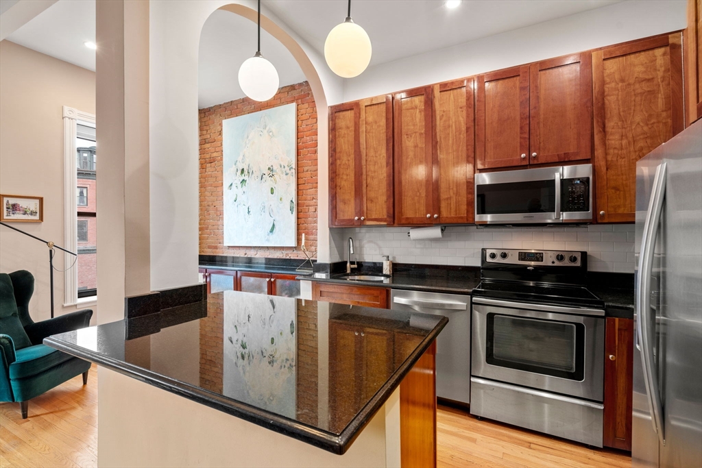 529 Columbus Ave # 11