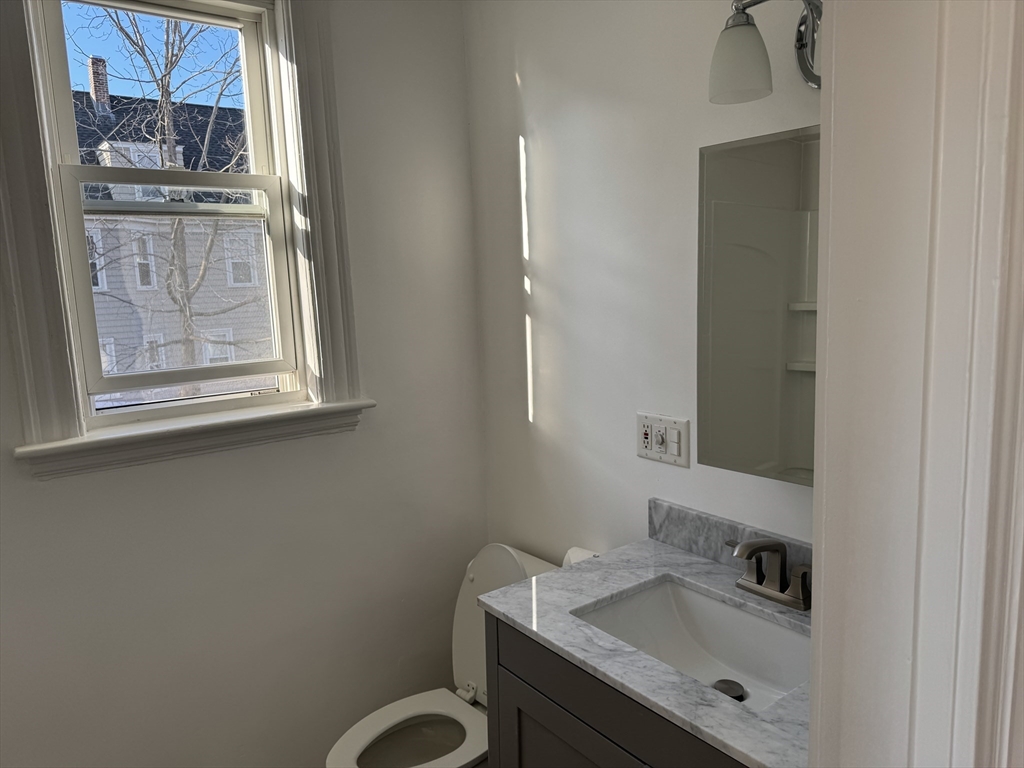 17 Frank St # 2
