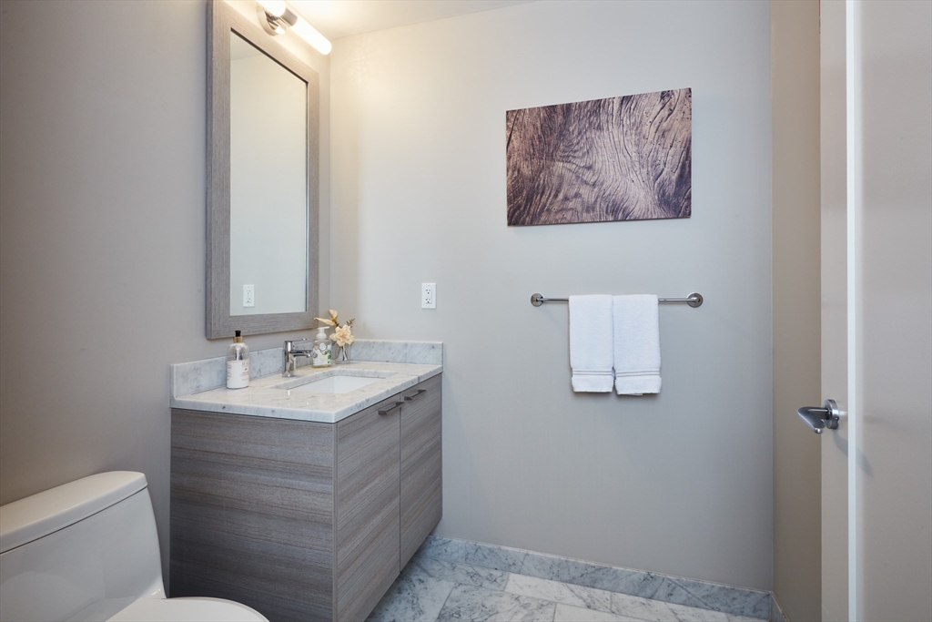 1 Franklin St # 1907