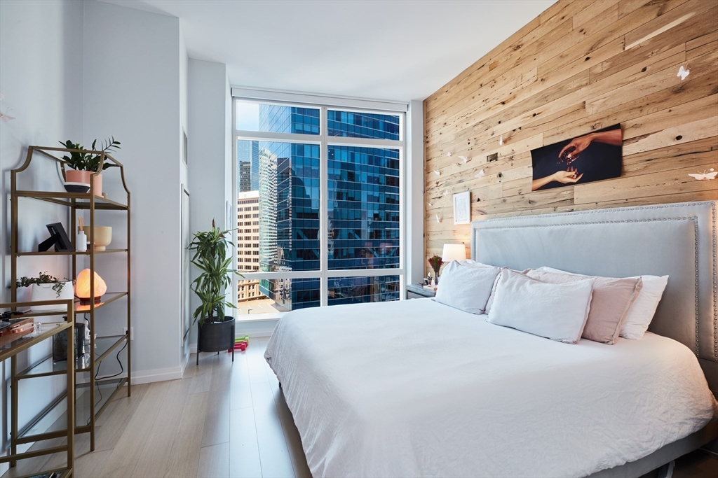 1 Franklin St # 1907