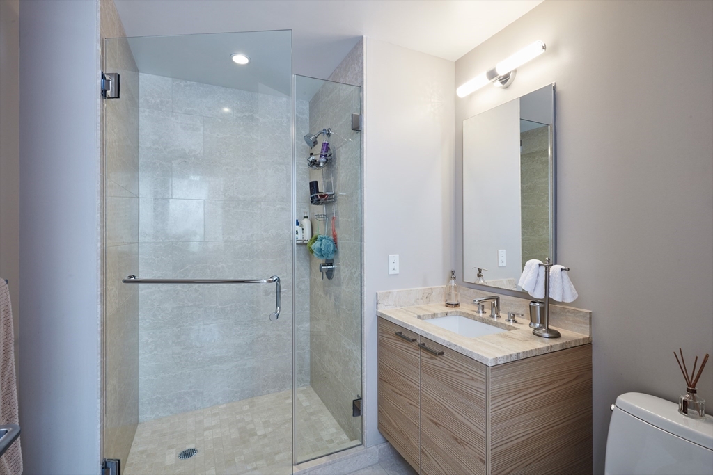 1 Franklin St # 1907