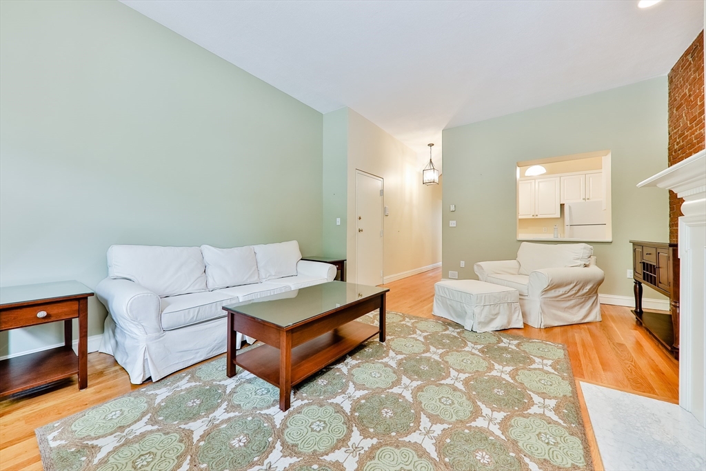 237 W Newton St # 3