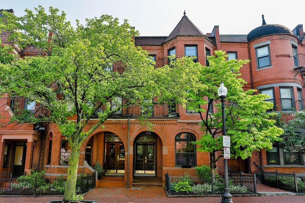 237 W Newton St # 3