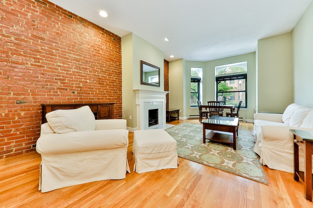 237 W Newton St # 3
