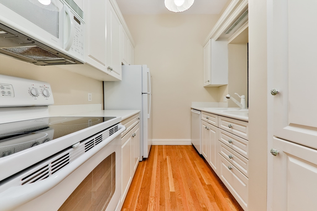 237 W Newton St # 3