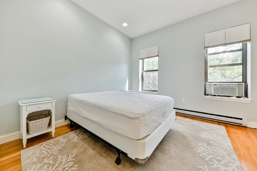 237 W Newton St # 3