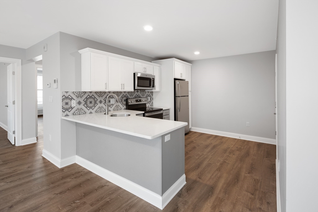 101 California Ave # 204
