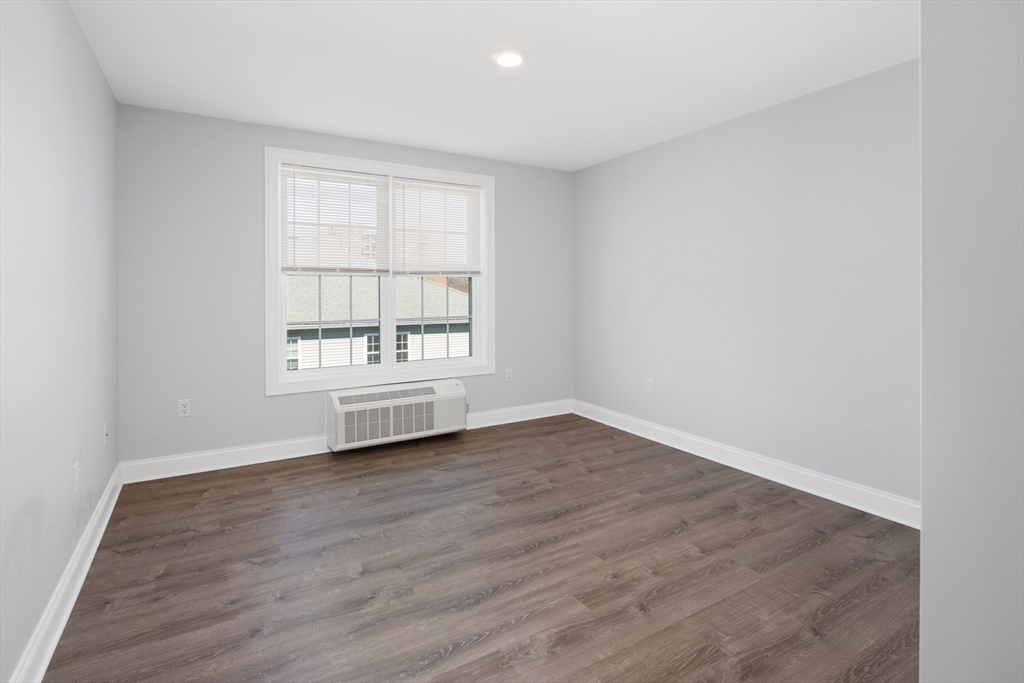 101 California Ave # 204