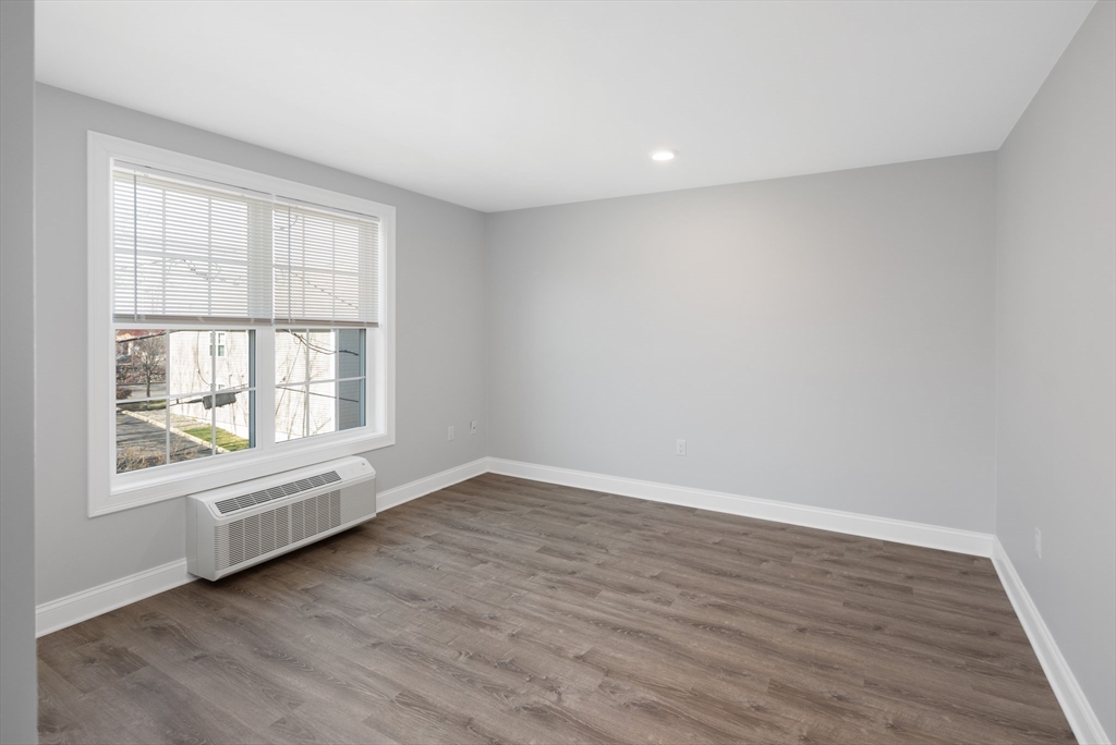 101 California Ave # 204