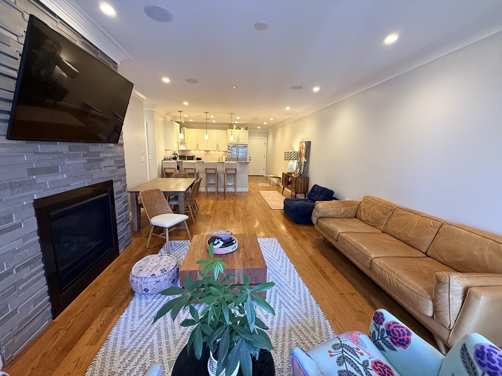 637 E 1st Street # 204