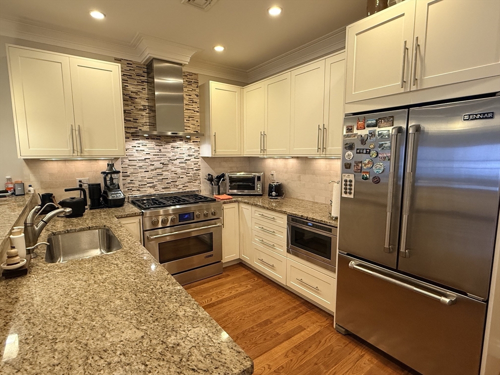 637 E 1st Street # 204