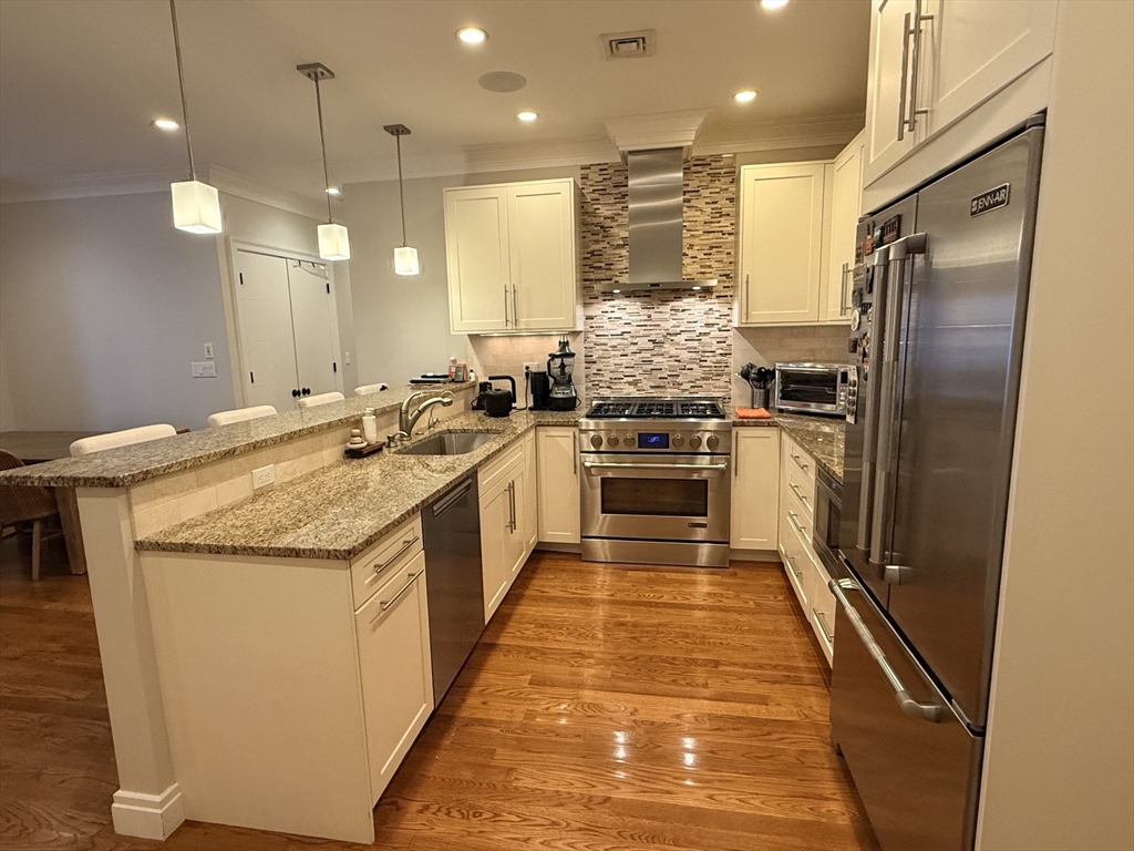 637 E 1st Street # 204