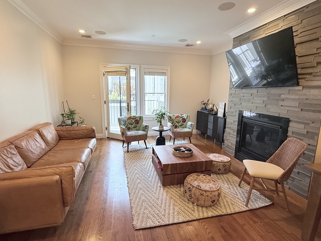 637 E 1st Street # 204