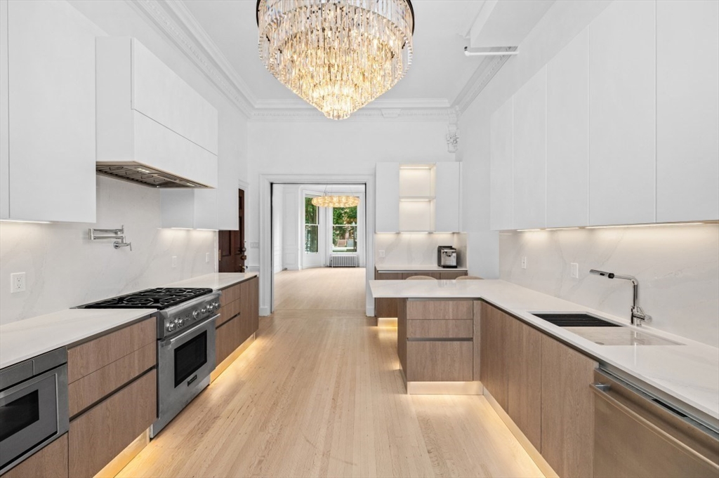 61 Commonwealth Ave # 3