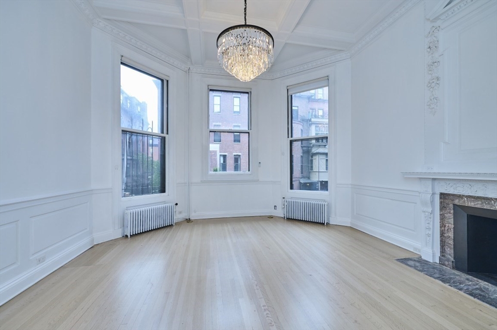 61 Commonwealth Ave # 3