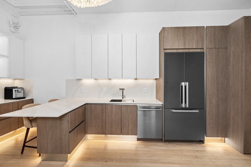 61 Commonwealth Ave # 3