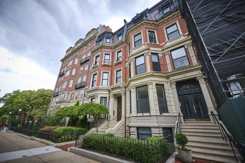61 Commonwealth Ave # 3
