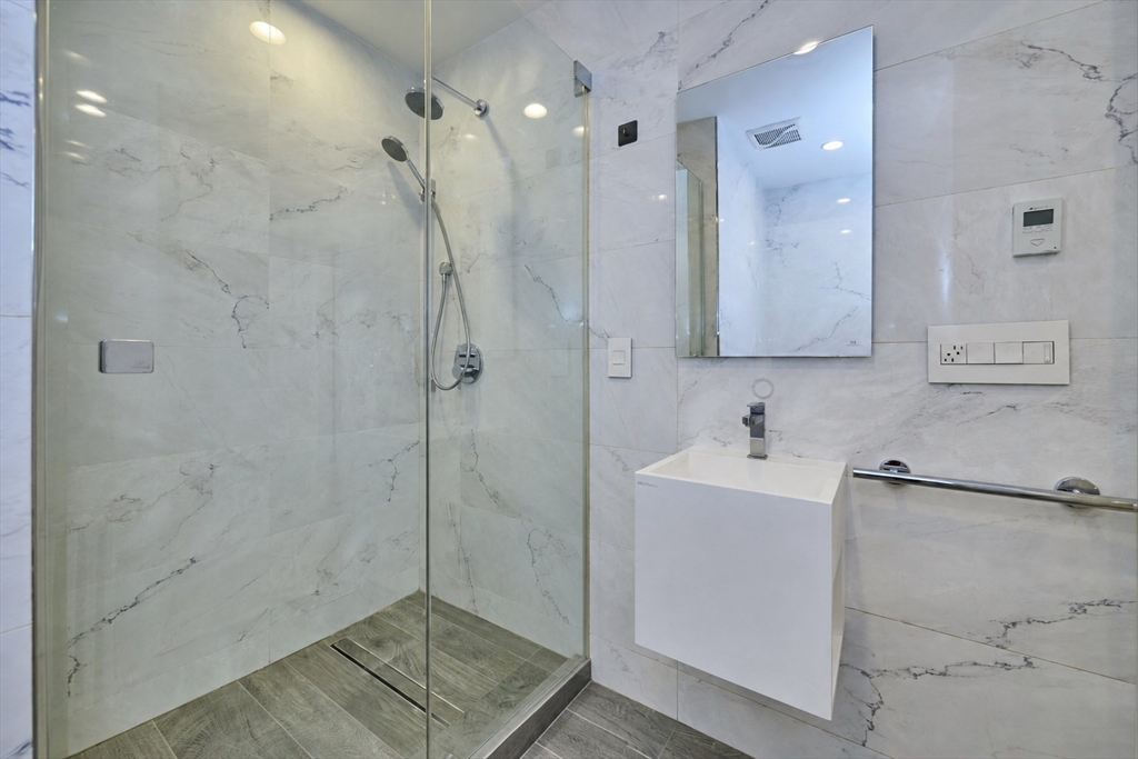 61 Commonwealth Ave # 3