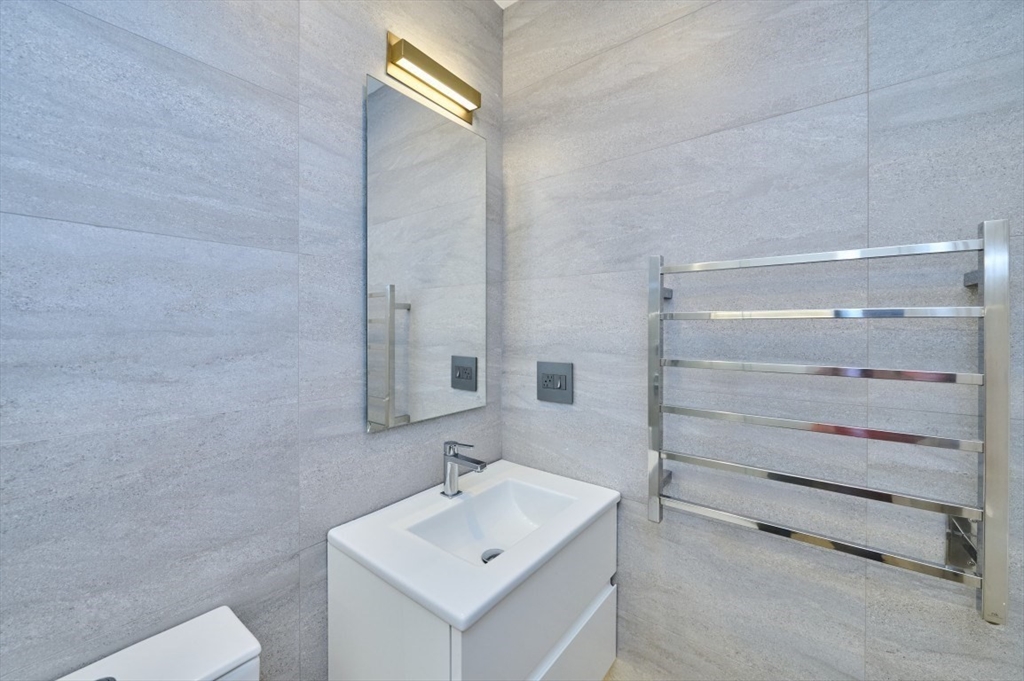 61 Commonwealth Ave # 3