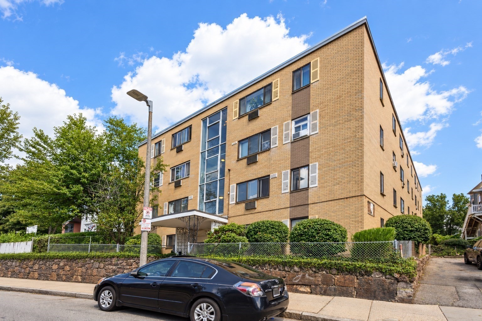46 Adams St # 4 Unit: D-4