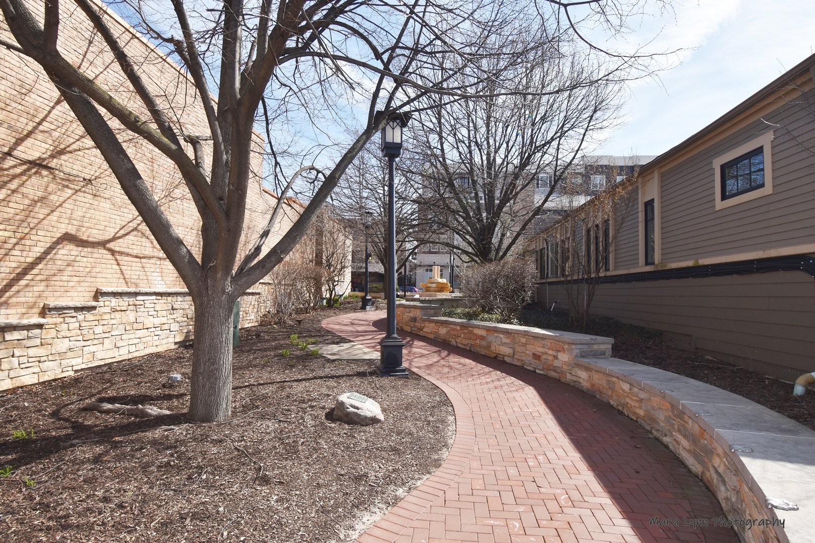 4740A Main Street Unit: REAR
