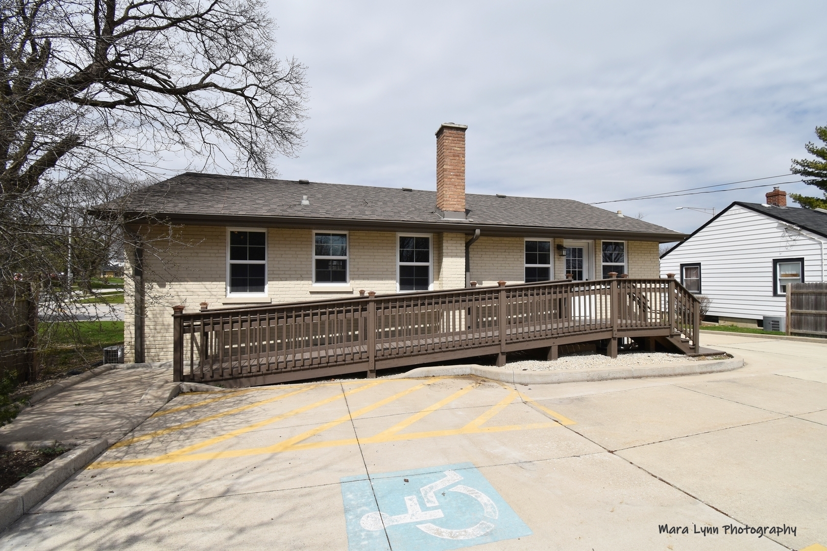 222 W Roosevelt Road