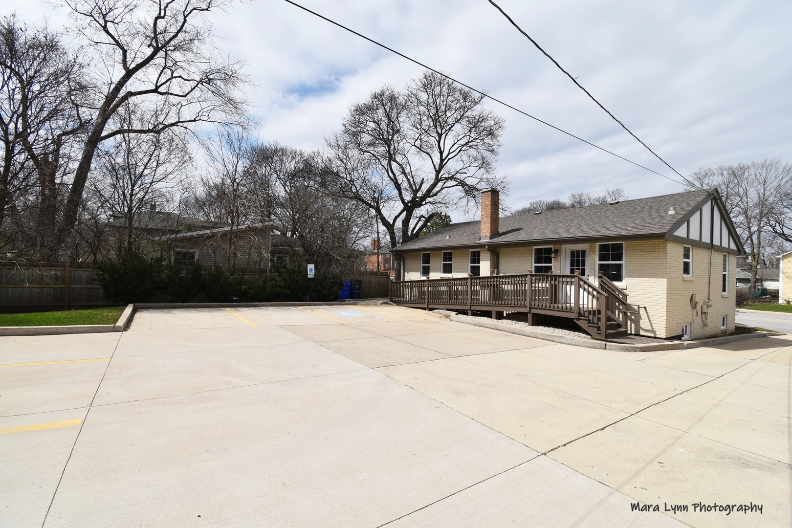222 W Roosevelt Road